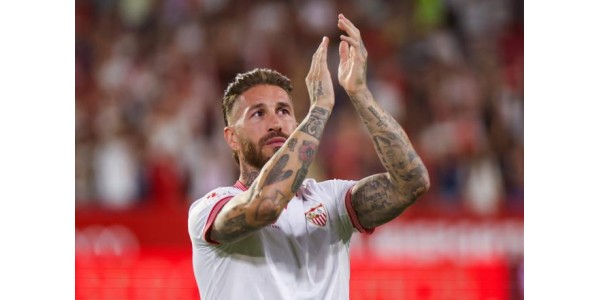 Real Madridov dres s brojem 4 predstavlja Sergia Ramosa Real Madridov dres s brojem 4 predstavlja Sergia Ramosa